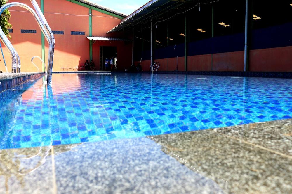 Sinar Sport Hotel Bengkulu Exterior foto